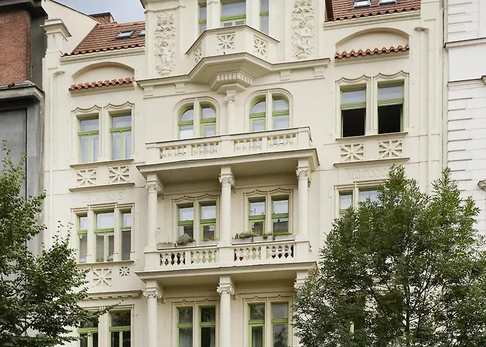 Mama's In Letna Apartment *